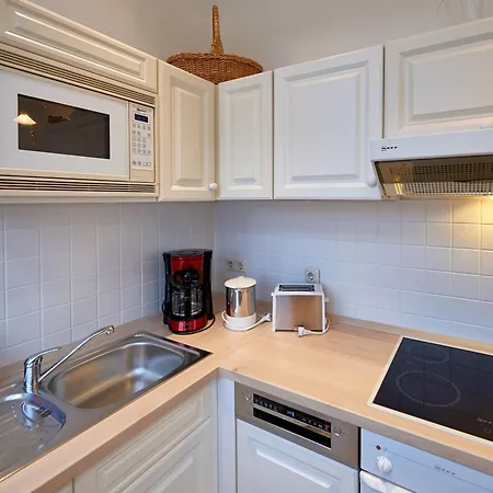 Haus Metropol In - 9 * 宾茨